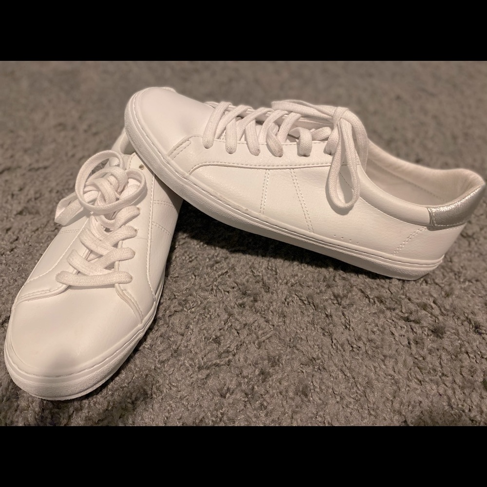 Old navy faux leather sneaker